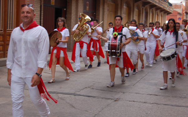 El desfile de Moros y Cristianos protagoniza la programacion de hoy sábado